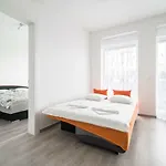 Apartman Bpr Chic White With Terrace & A/c & Garage