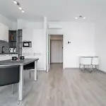 Bpr Chic White With Terrace & A/c & Garage Budapeşte