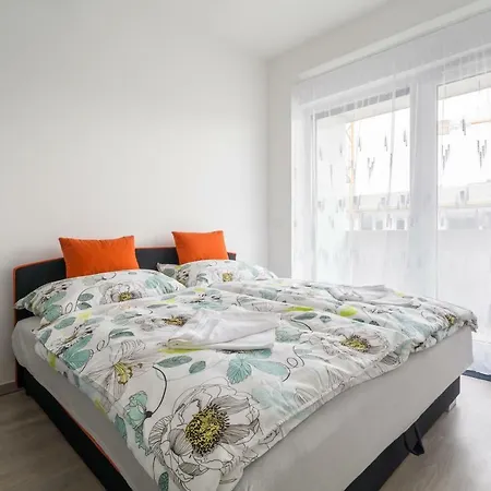 Bpr Chic White With Terrace & A/c & Garage * Budapest