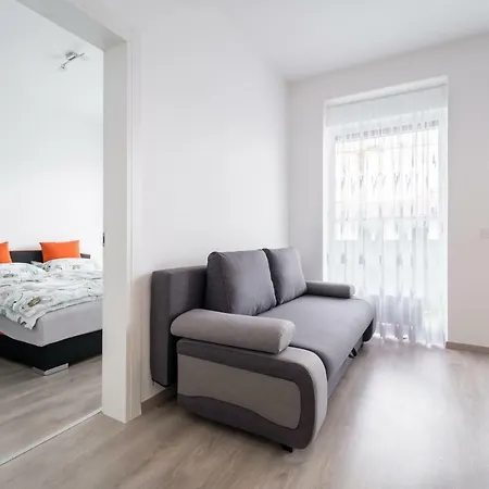 Bpr Chic White With Terrace & A/c & Garage Apartment *