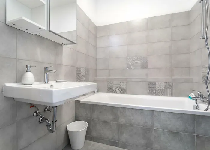 Bpr Chic White With Terrace & A/c & Garage Apartamento Budapeste