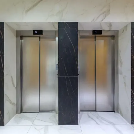 Bpr Chic White With Terrace & A/c & Garage * Boedapest