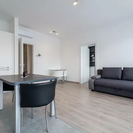 Daire Bpr Chic White With Terrace & A/c & Garage Budapeşte