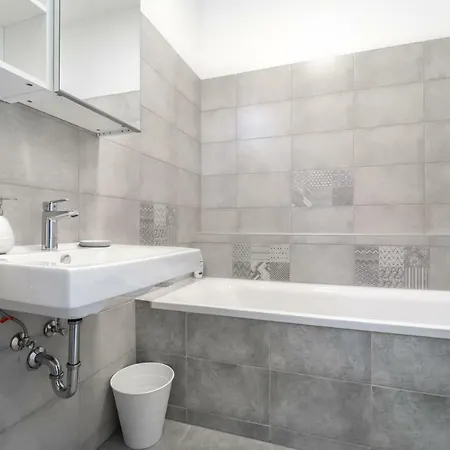 Bpr Chic White With Terrace & A/c & Garage Daire Budapeşte