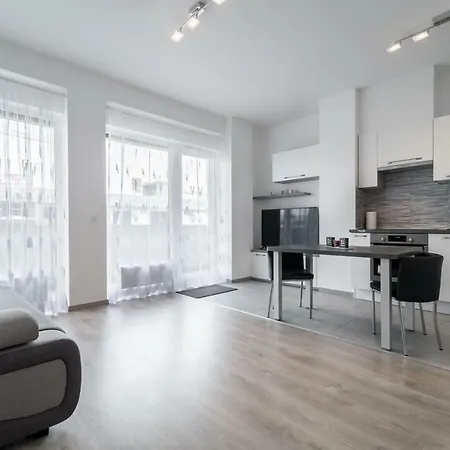 Daire Bpr Chic White With Terrace & A/c & Garage *