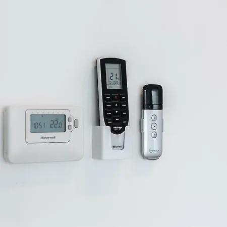 アパート Bpr Chic White With Terrace & A/c & Garage ブダペスト